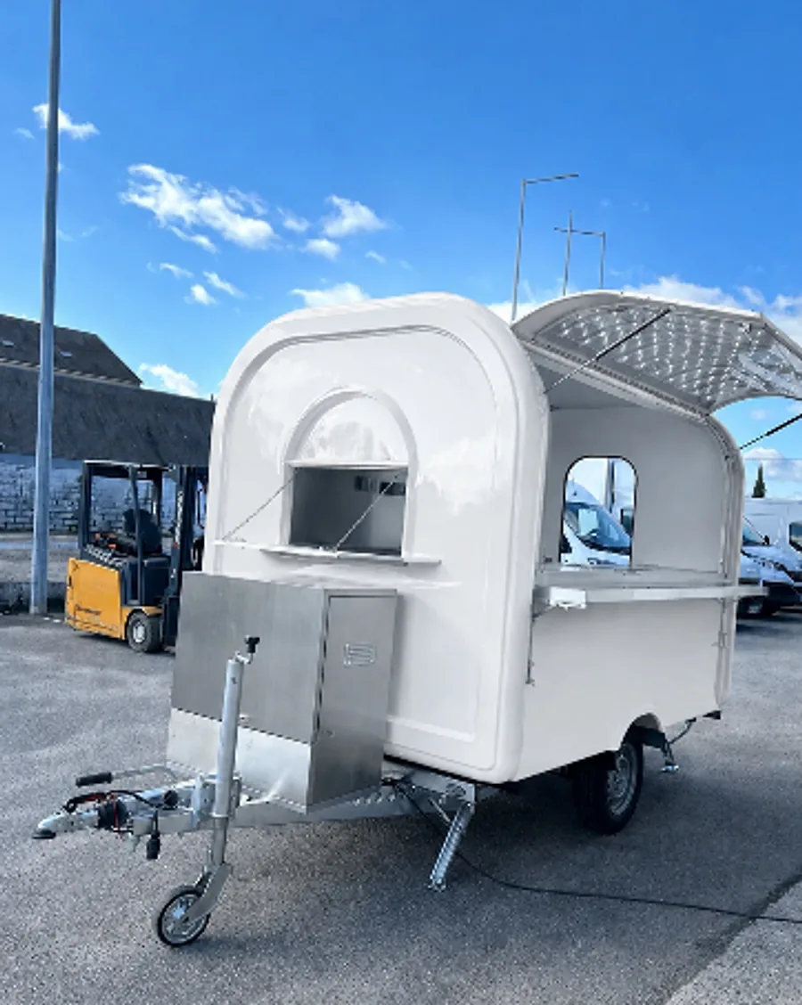 Remorque food truck L-280 en blanc